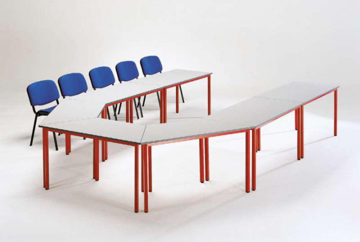 3 Tables trapèzes et 4 Tables rectangles